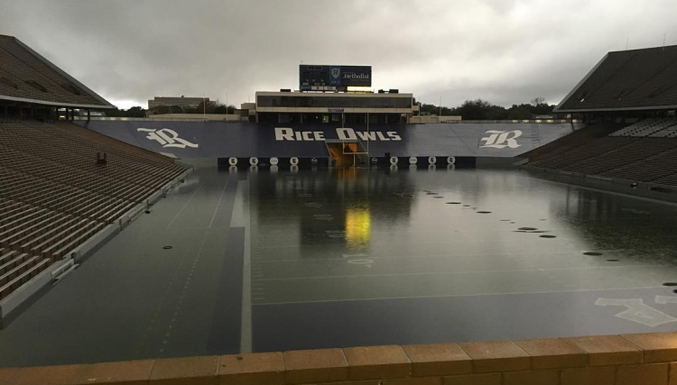 rice-stadium-rain